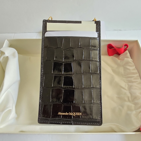 Alexander McQueen Skull Croc-Embossed Leather Phone-Case-On-Chain Black - Picture 2 of 7